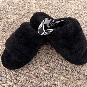 UGG Fluff Yeah Black Shearling Lined Slip-On Slippers